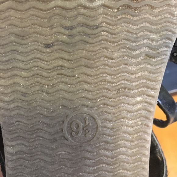 Sandals - Picture 4 of 4